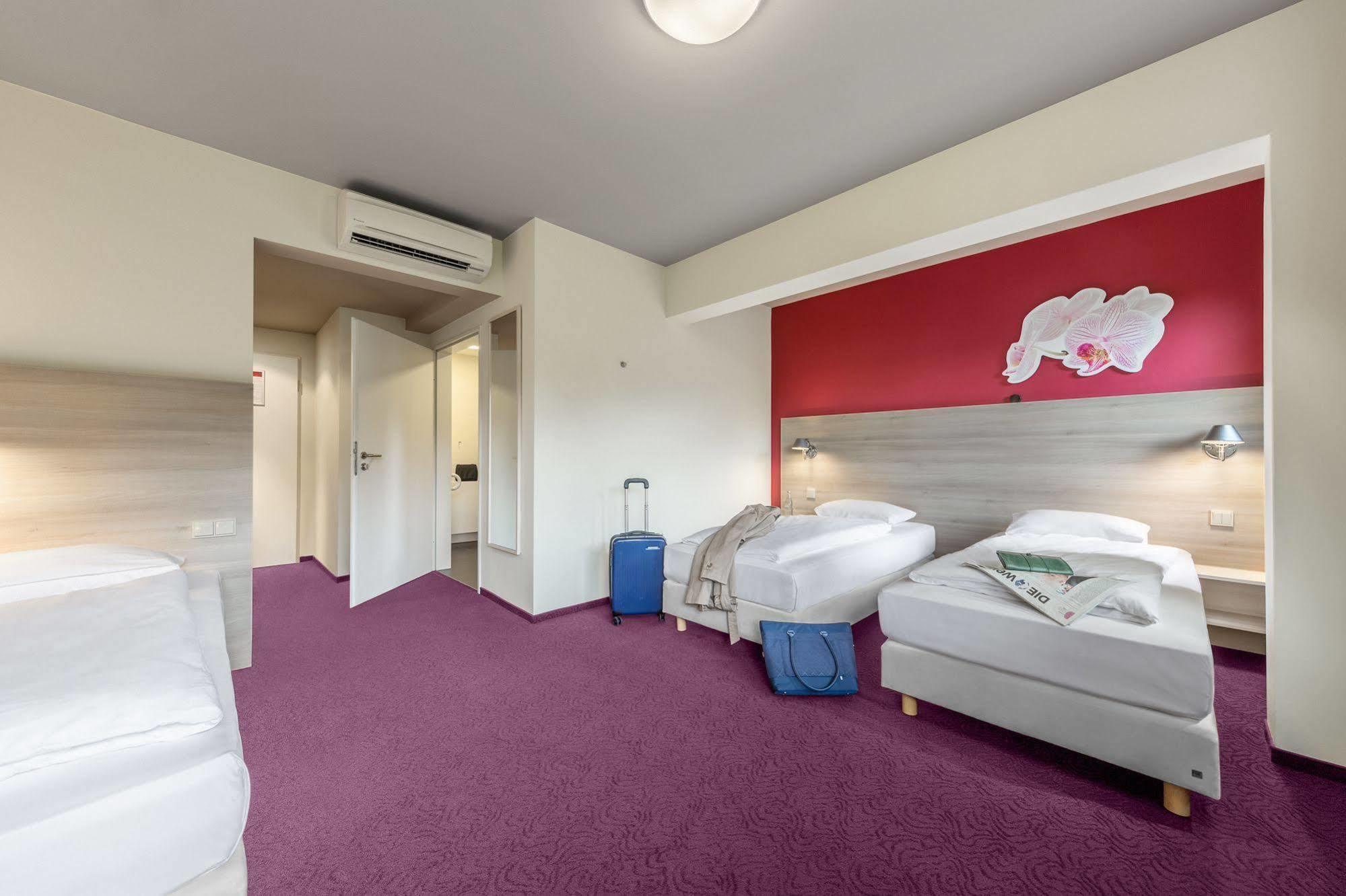Serways Hotel Heiligenroth Bagian luar foto